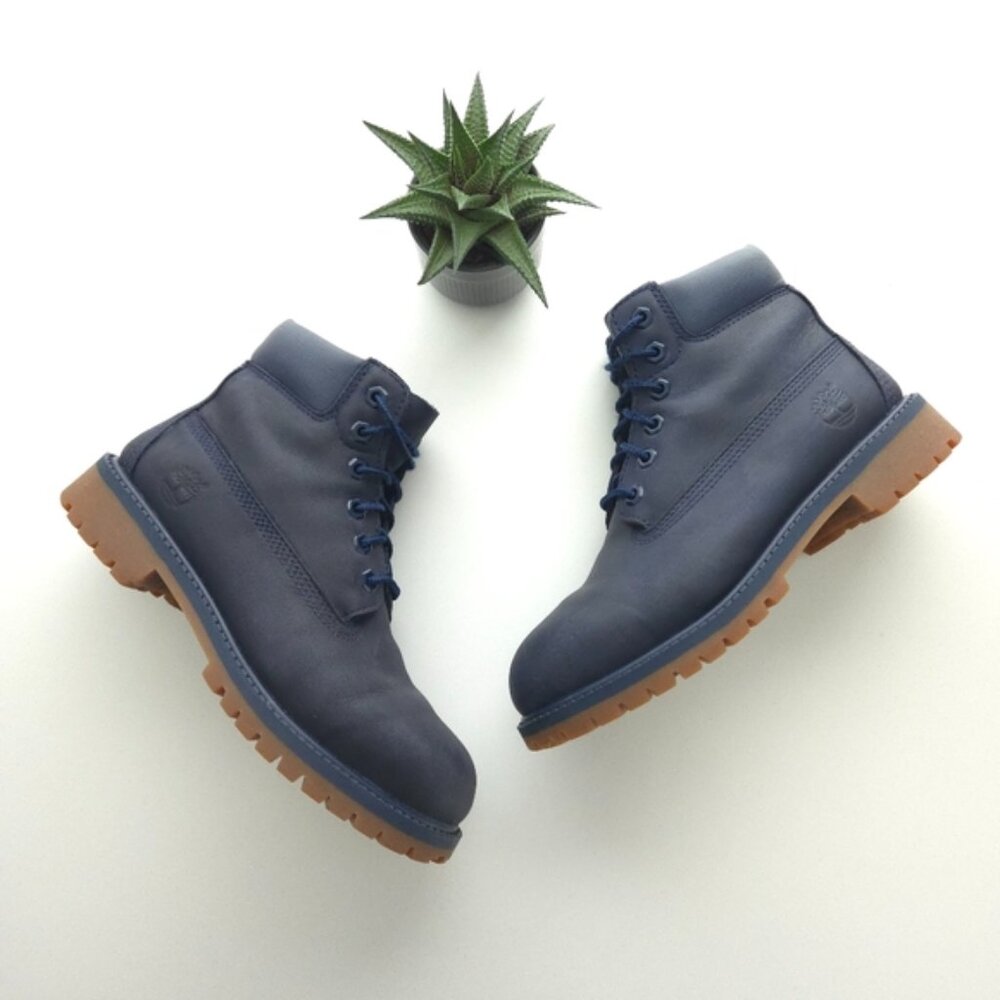Timberland Youth Premium 6-Inch Lace-Up Waterproof Boots size 2